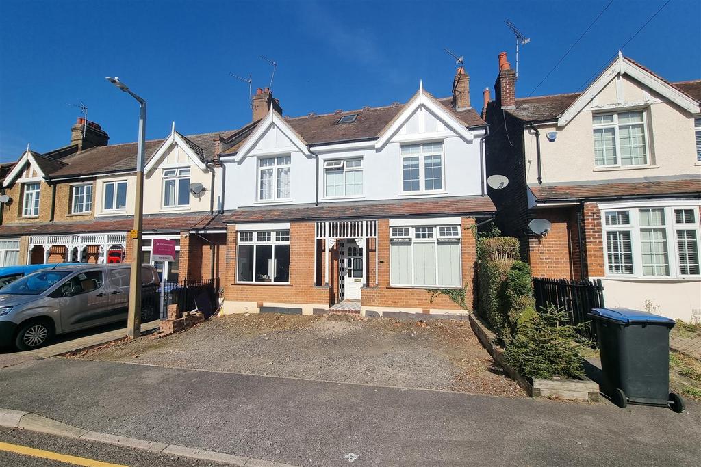 Hart Road, Old Harlow CM17 4 bed end of terrace house for sale £500,000
