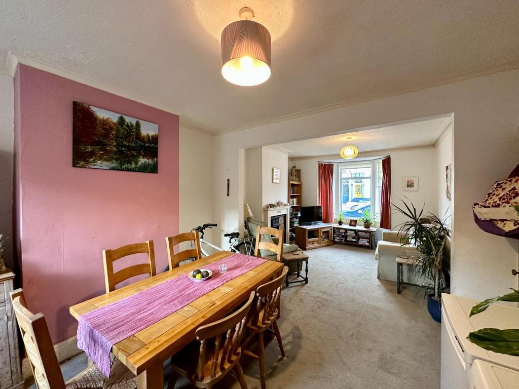 Cecil Road, Queens Park, Northampton NN2 3 bed terraced house £250,000