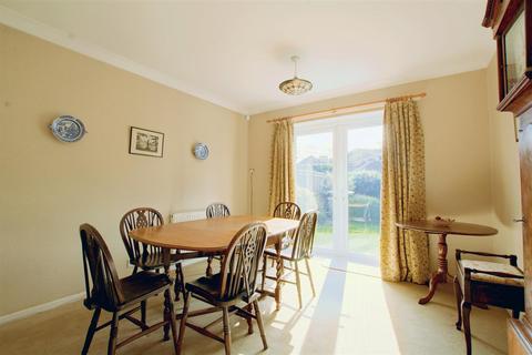 5 Stanmore Gardens, Arnold, Nottingham, NG5 6LX