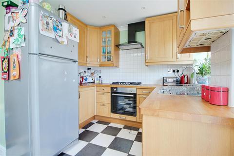 115 Tynemouth Drive, Enfield, EN1 4LP