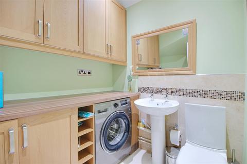 115 Tynemouth Drive, Enfield, EN1 4LP