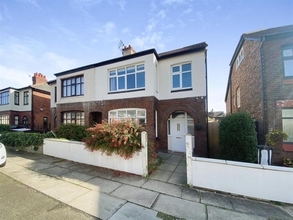 Abbotsford Gardens, Crosby, Liverpool 4 bed semidetached house for sale £320,000