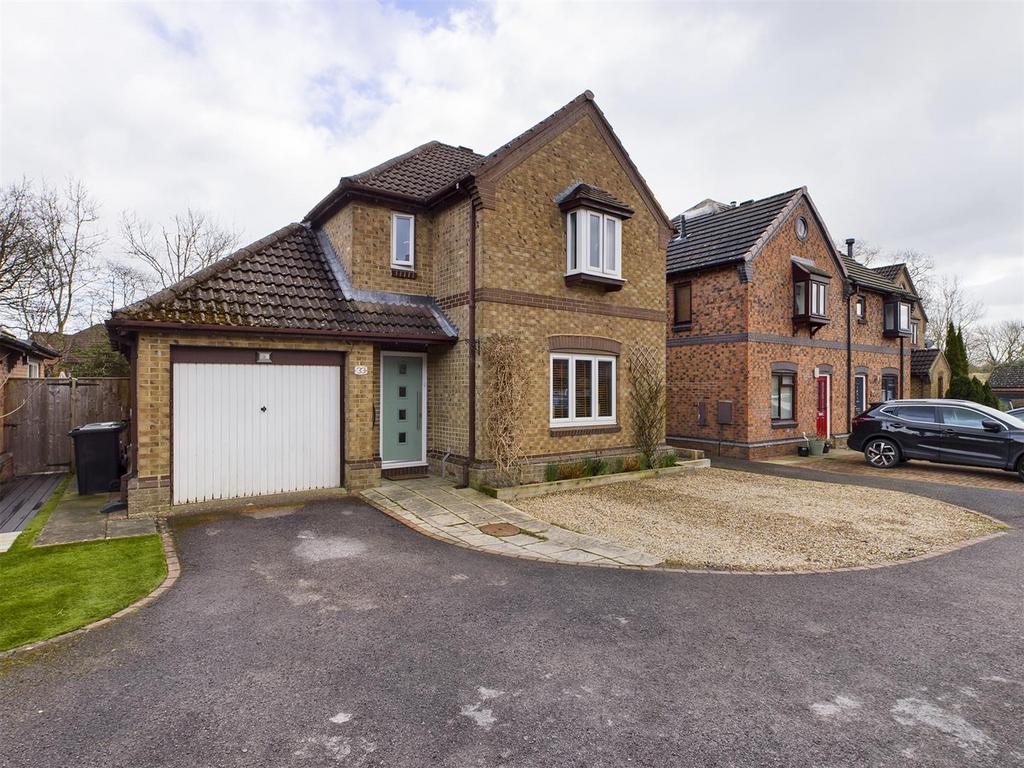 Oak Tree Avenue, Catterick Garrison DL9 3 bed detached house £295,000