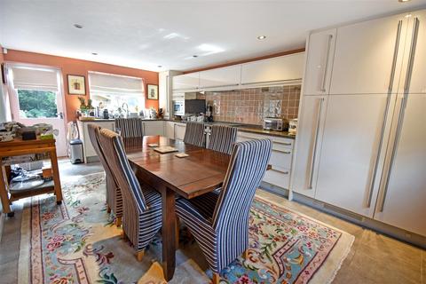 5 Burbage Way, Buxton, SK17 9GB