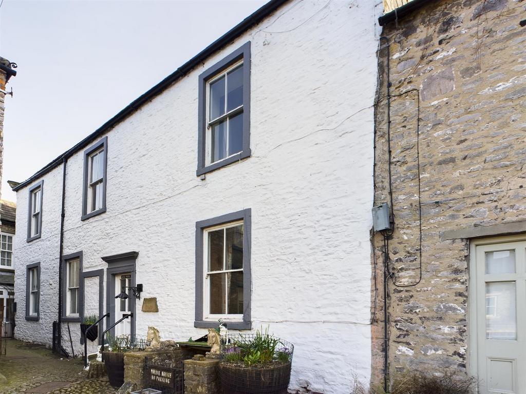 Castle Hill, Leyburn DL8 5 bed character property for sale £395,000