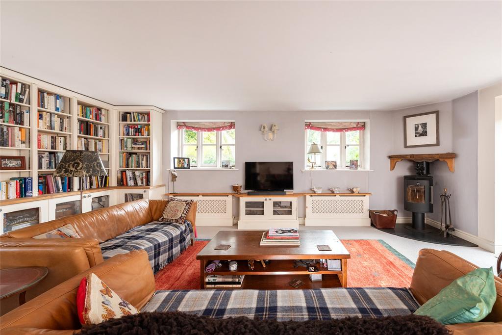 Sitting/Dining Room