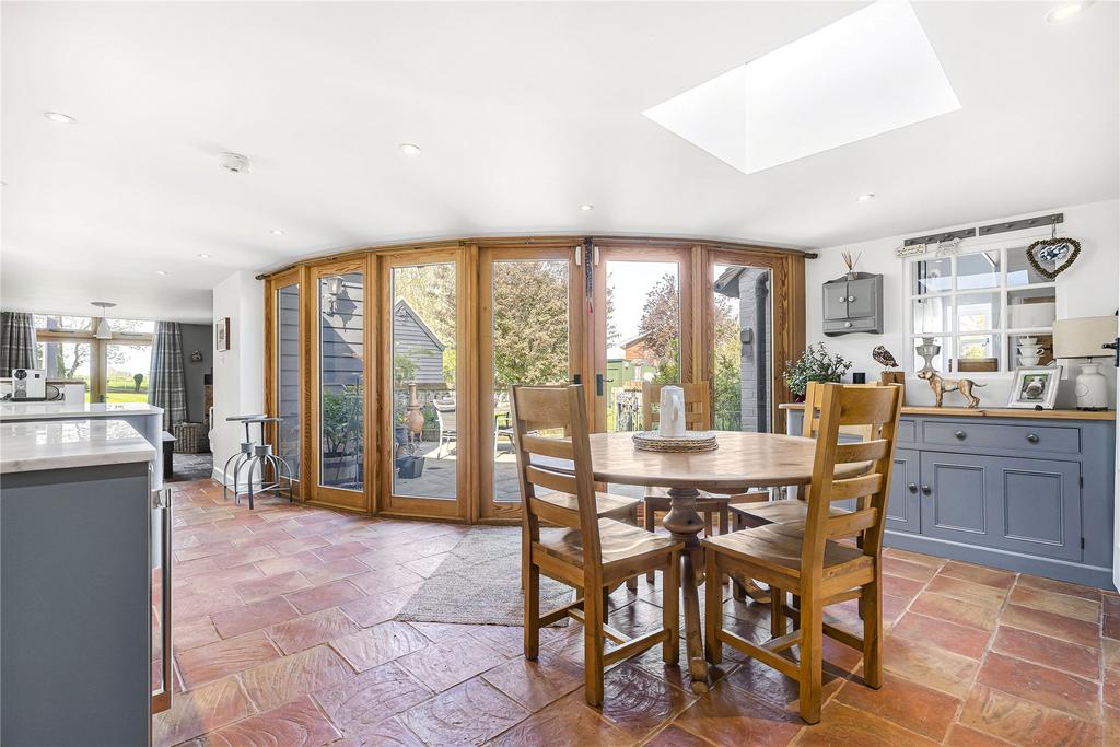 Kitchen/Breakfast Rm