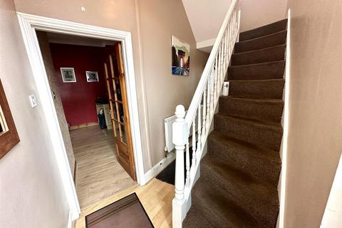 2 bedroom end of terrace house for sale - George Street, Barry