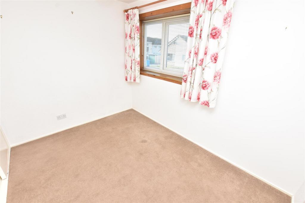 42 Bayne Drive, Dingwall 2 bed semidetached bungalow £158,000