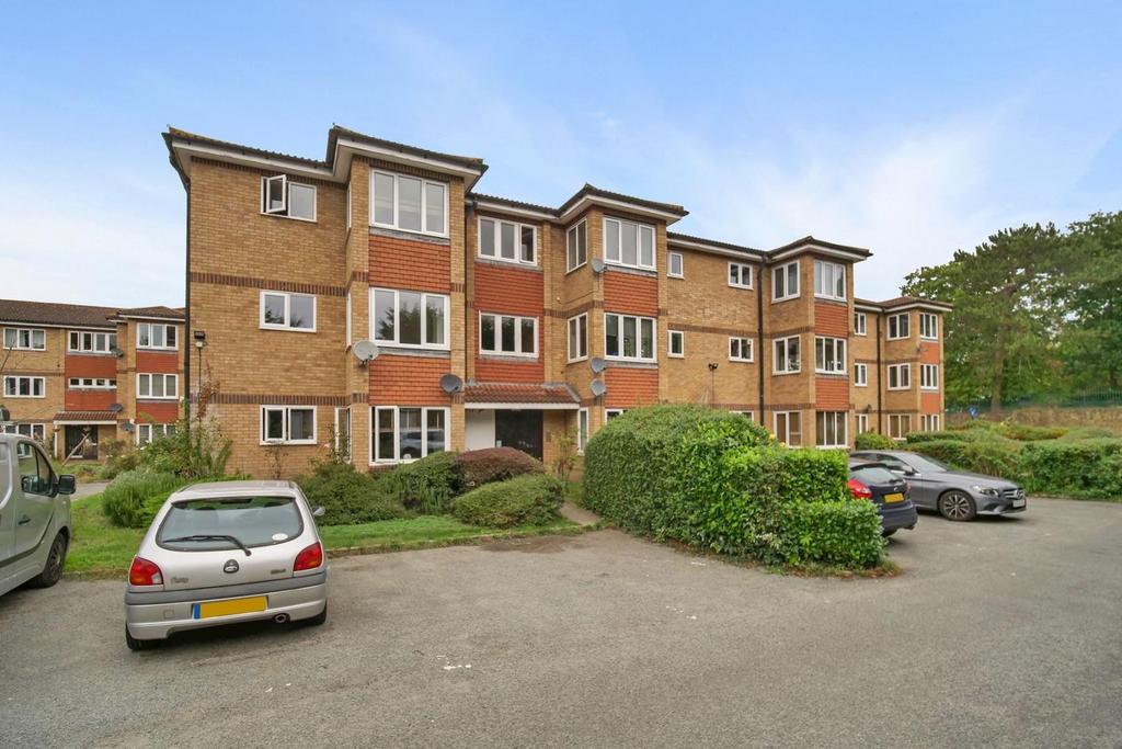 Wickham Lane, Welling, DA16 2 bed flat for sale £280,000