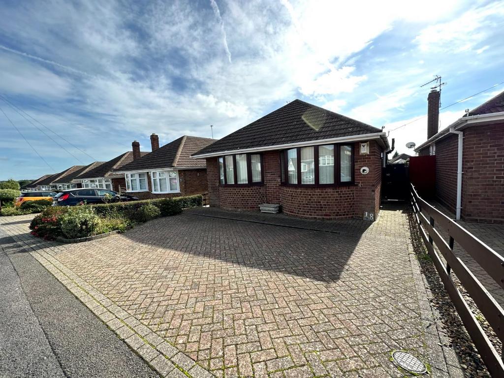 Greenway Avenue, Boothville, Northampton NN3 3 bed detached bungalow