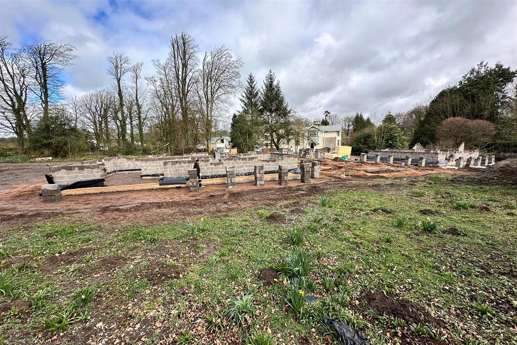 Construction April 2024