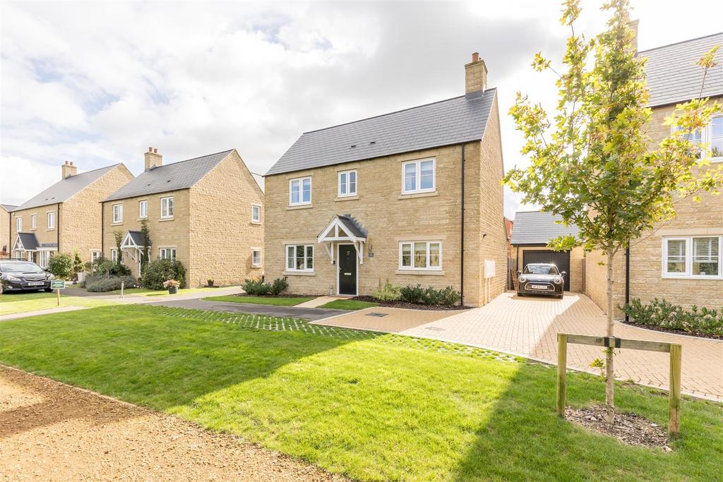Lavender Road, Ambrosden 4 bed detached house for sale £550,000