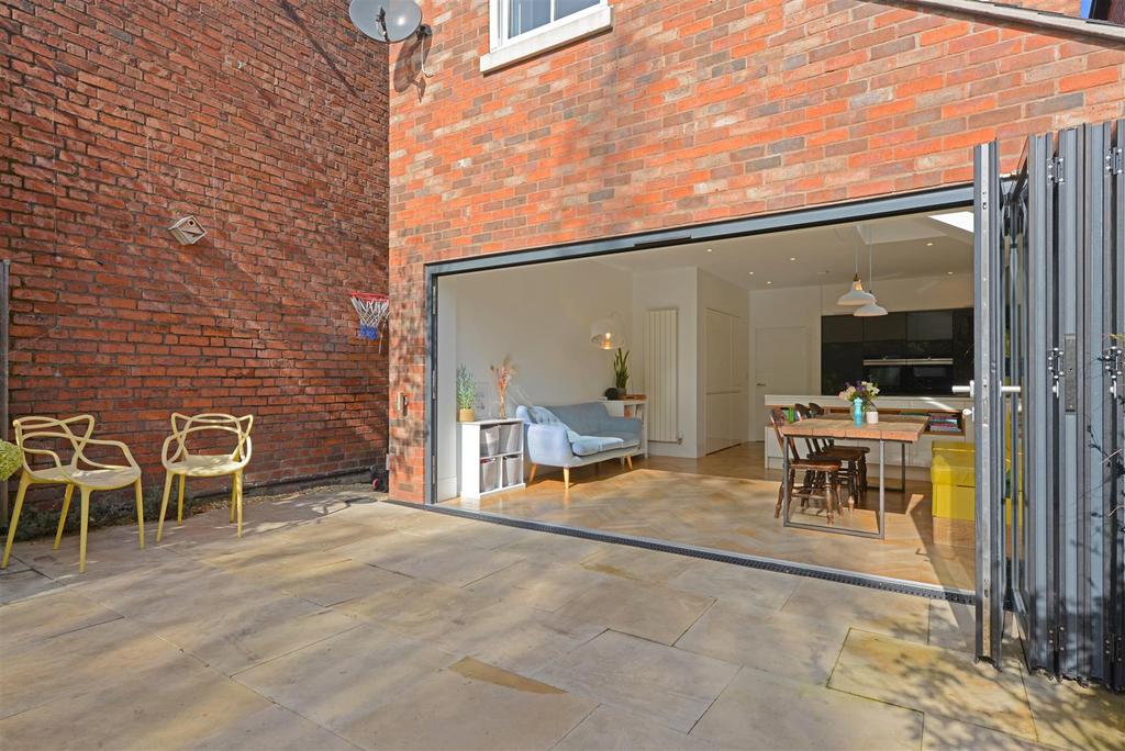 Canon Street, Cherry Orchard, Shrewsbury 4 bed detached house for sale