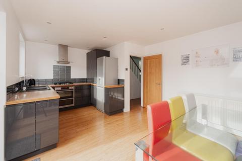 5 Inverness Road, Worcester Park, KT4 8PT