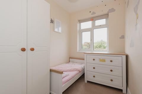 5 Inverness Road, Worcester Park, KT4 8PT