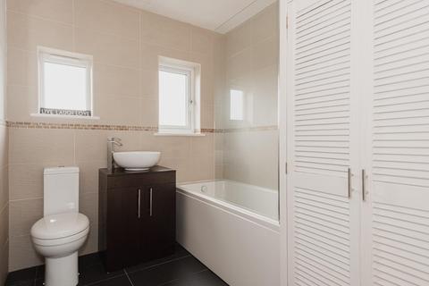 5 Inverness Road, Worcester Park, KT4 8PT