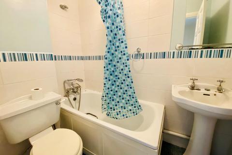 3 Bartlett Close, Warwick, CV34 4UY