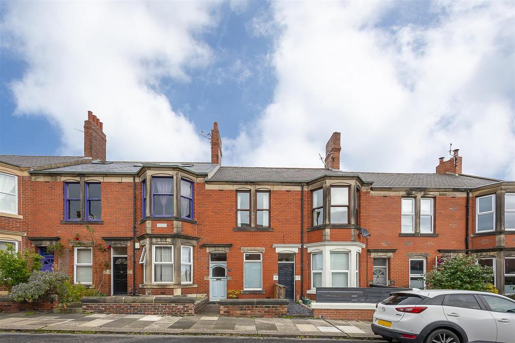Sackville Road, Heaton, Newcastle upon Tyne 2 bed flat for sale £170,000