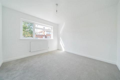 2 bedroom flat for sale - Third Avenue, Wembley
