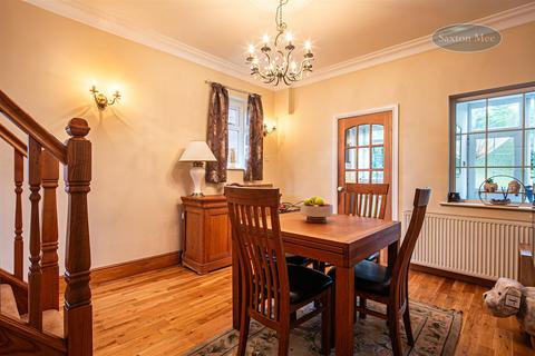 110 Ecclesfield Road, Chapeltown, Sheffield, S35 1TE