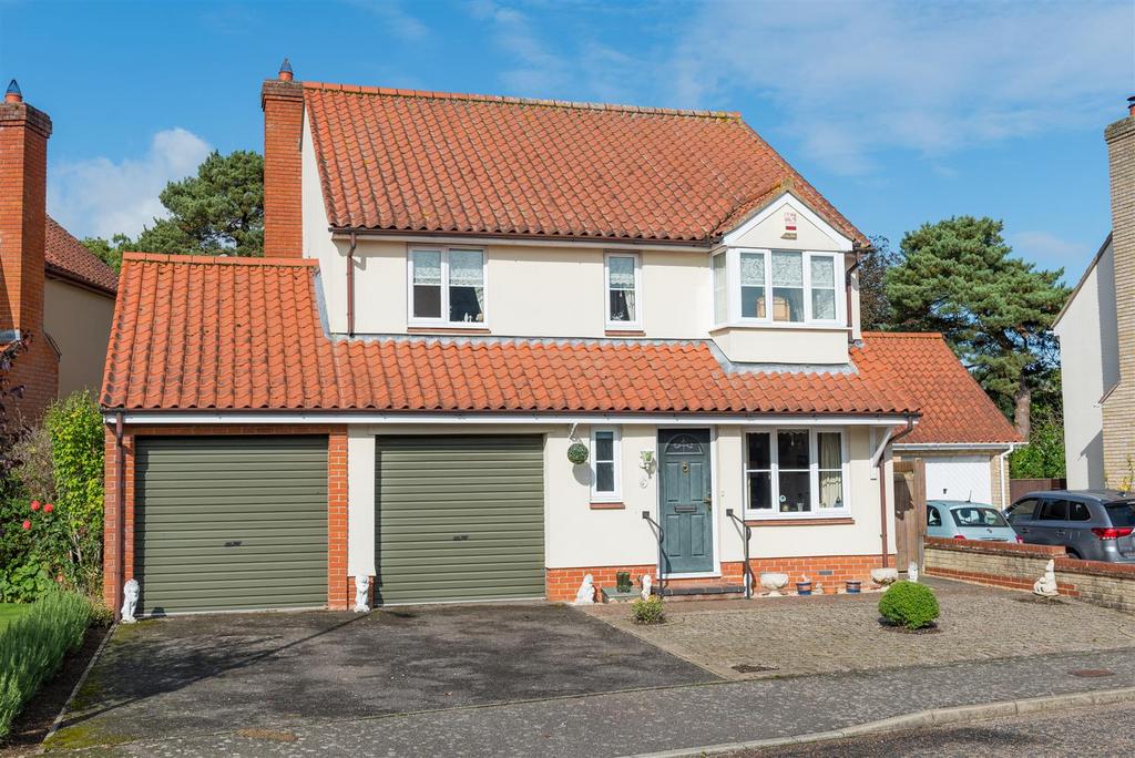 16 The Glebe, Sudbury Road, Lavenham 4 bed detached house for sale £