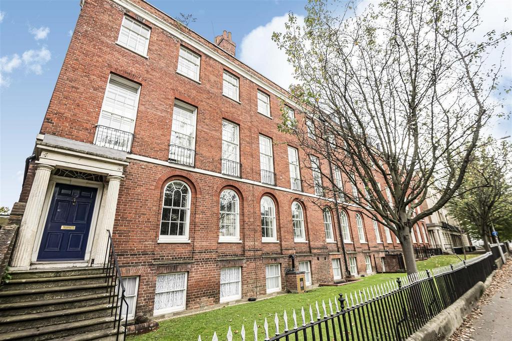 36 London Road, Reading 1 bed apartment for sale £285,000
