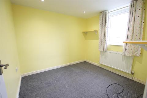 13 Apperley Road, Idle, Bradford, BD10 9RR