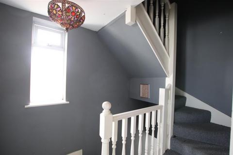 13 Apperley Road, Idle, Bradford, BD10 9RR