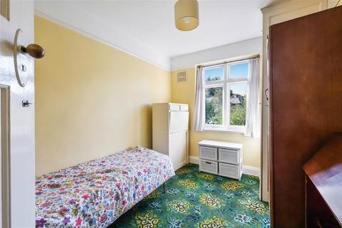 140 Albert Road, Epsom, KT17 4EL