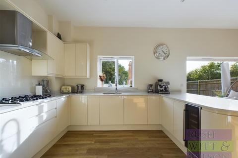 5 bedroom detached house for sale, Whistler Close, Hastings