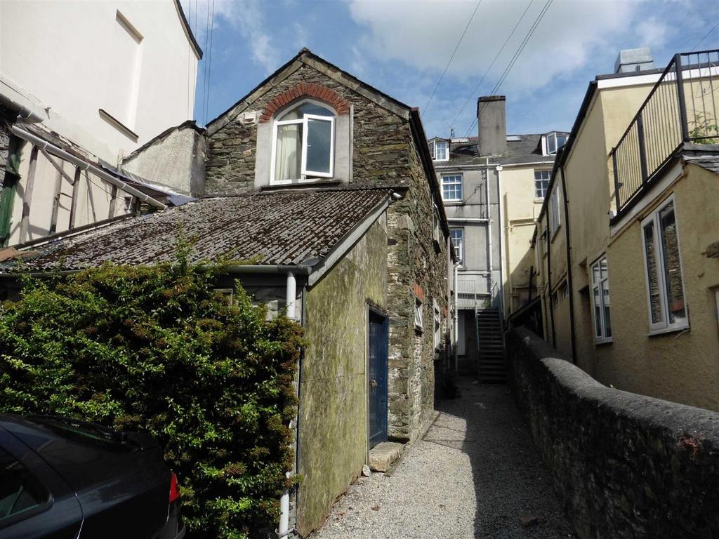 Rear Of 10 West Street, Tavistock 1 bed apartment £395 pcm (£91 pw)