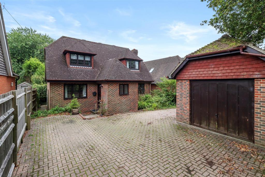 Maynards Green 3 bed detached house for sale £495,000