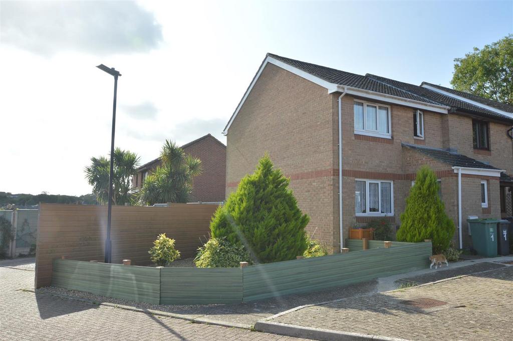 HAYLANDS, RYDE 3 bed semidetached house for sale £259,950