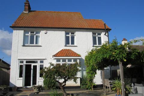 4 bedroom detached house for sale, Bournemouth Drive, Herne Bay