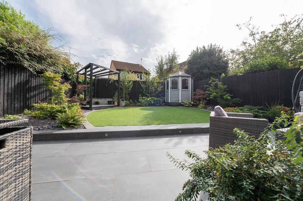 Rear garden pic 2.jpg