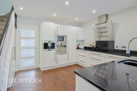 207 Alt Lane, Oldham, OL8 2HE