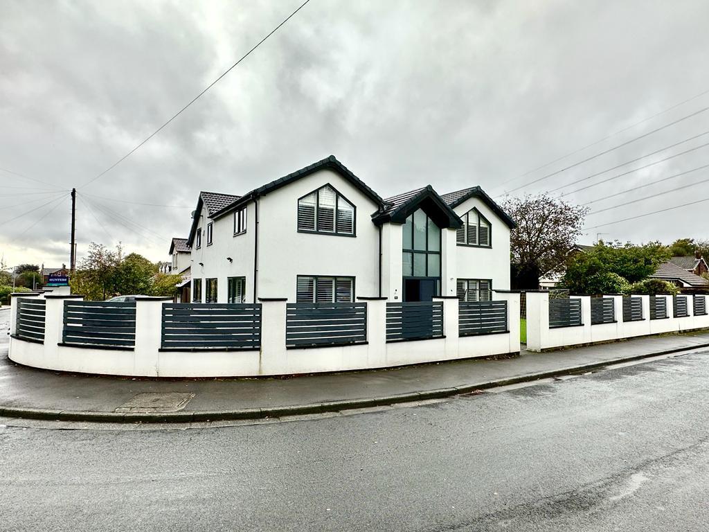 Beatrice Road, Worsley, Manchester 4 bed detached house for sale £
