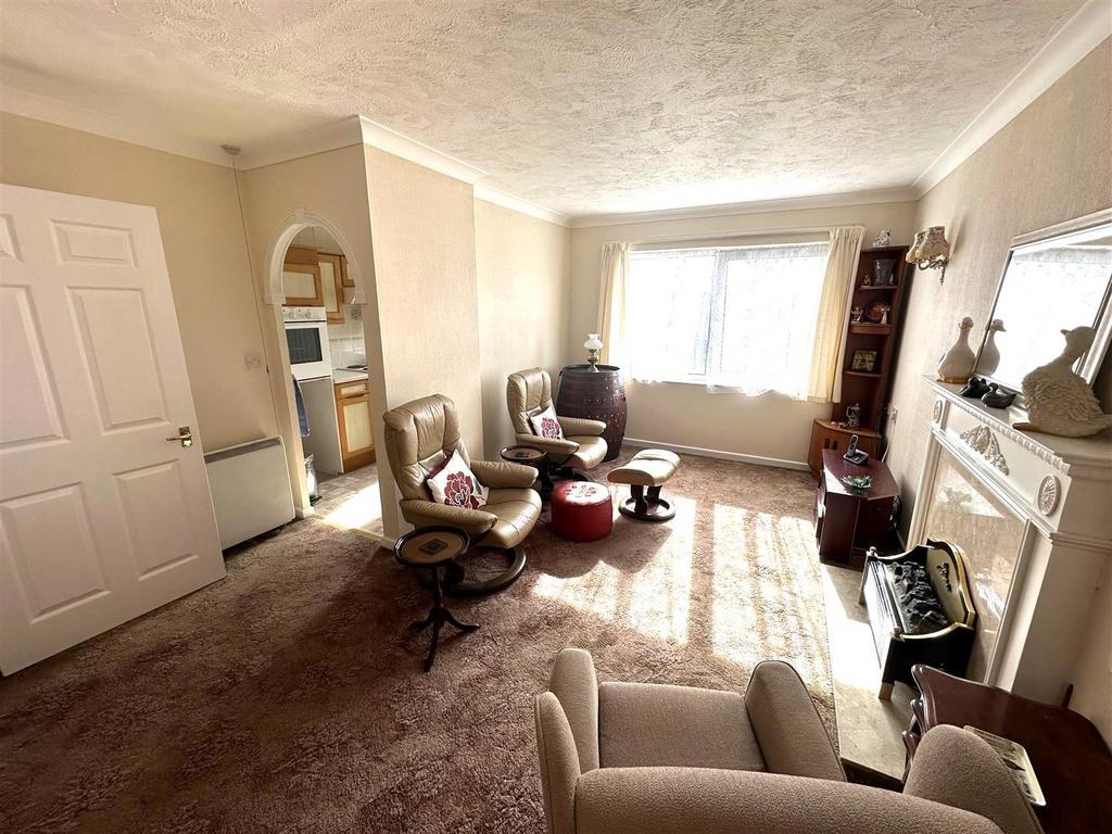 Lounge 3.jpg