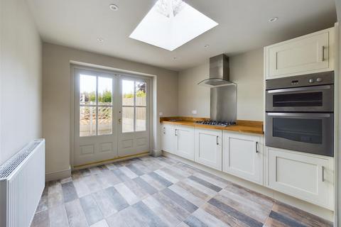 65 Eastgate, Pickering, YO18 7DX