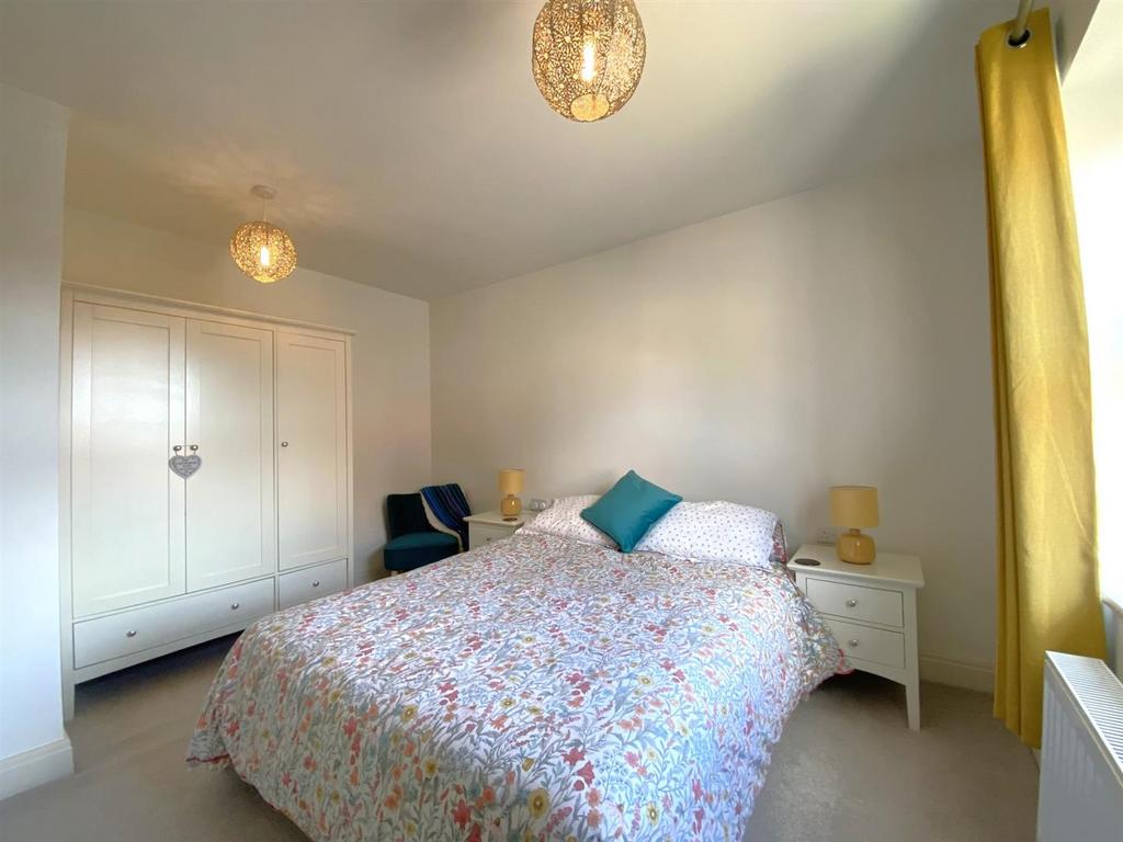 Bed3.jpg