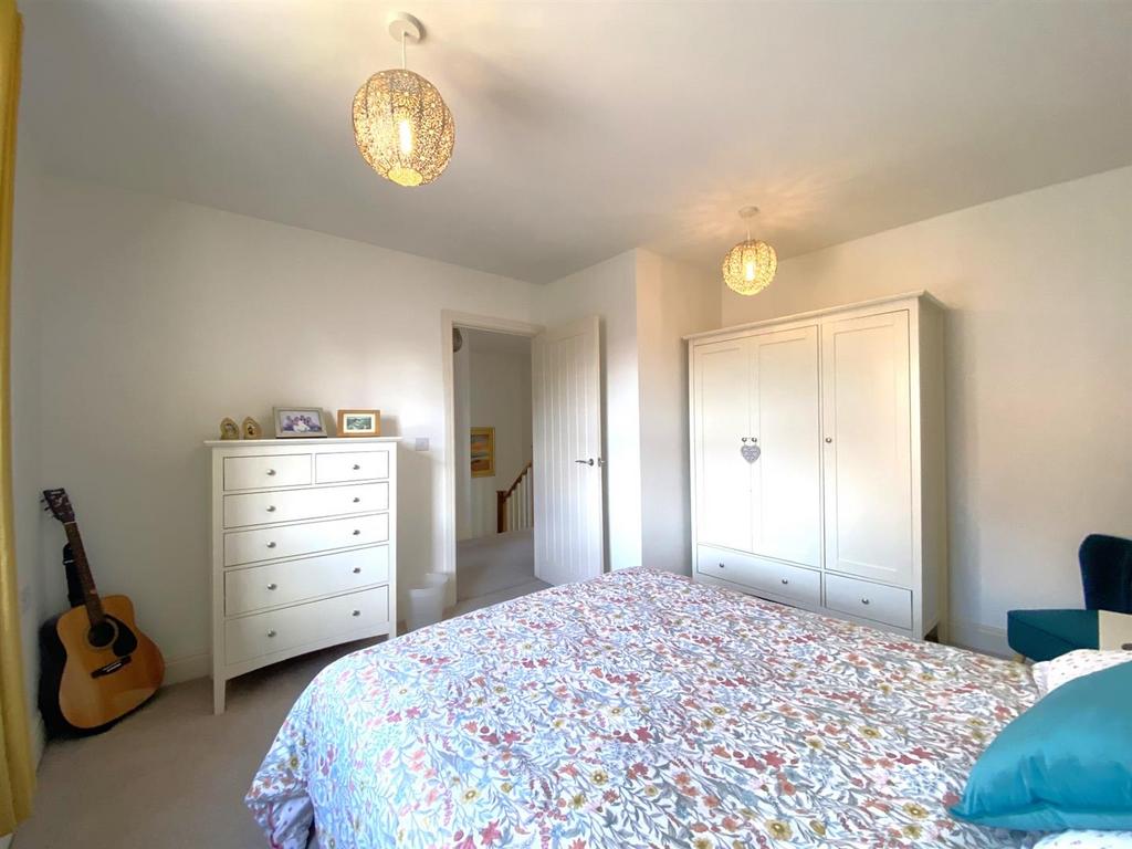 Bed3a.jpg