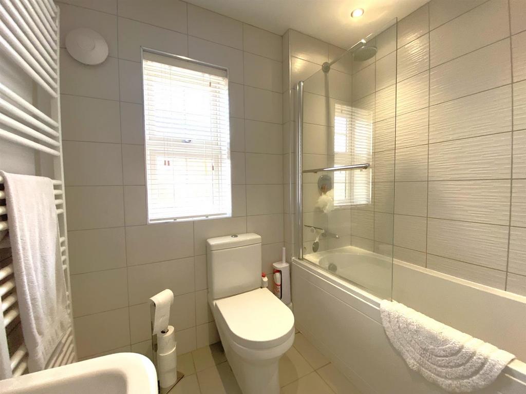 Bathroom.jpg