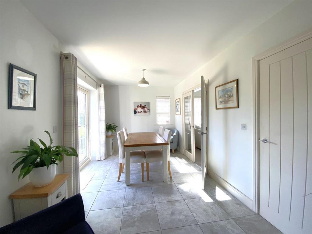 Dining area.jpg