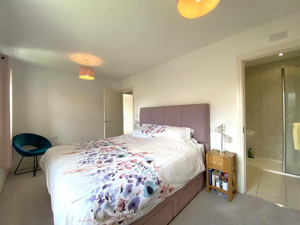 Bed1.jpg
