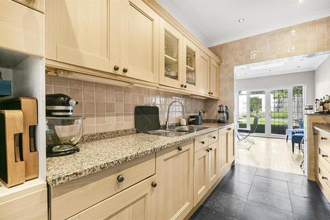 5 bedroom detached house for sale, Prince George Avenue, London