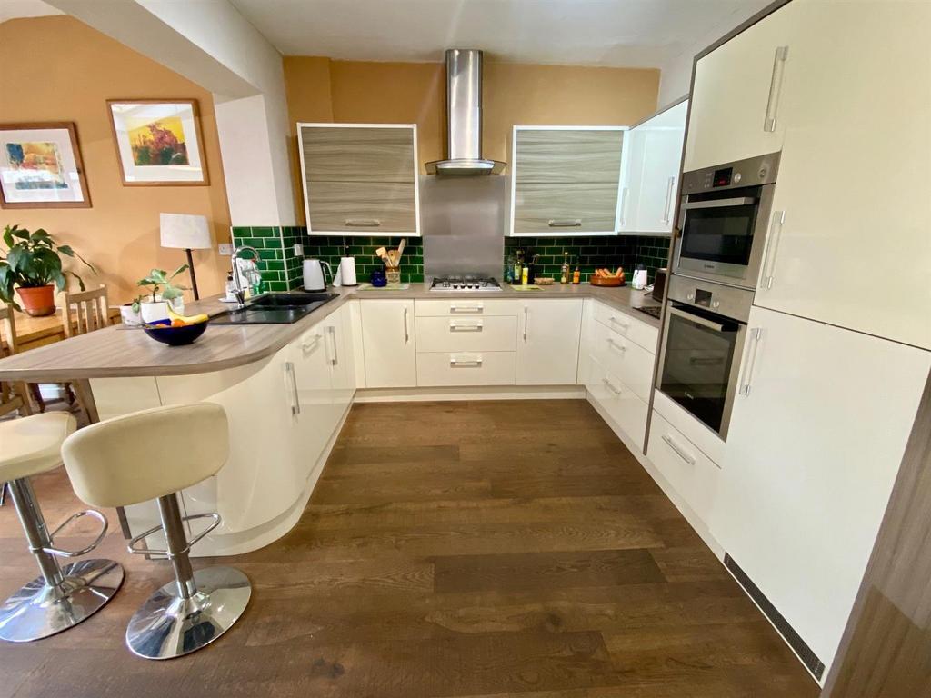 Fountain st 16 kitchen.jpg