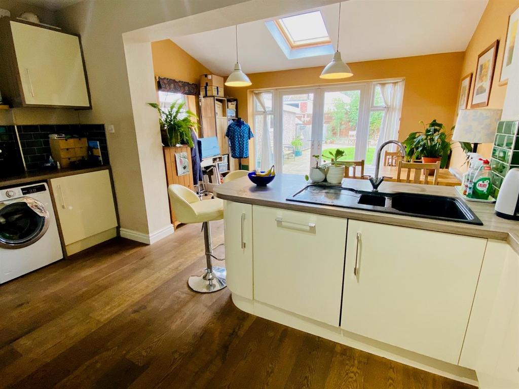 Fountain st 16 kitchen ext.jpg