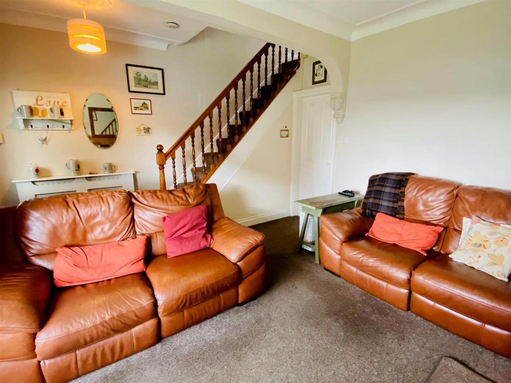 Fountain st 16 lounge 3.jpg
