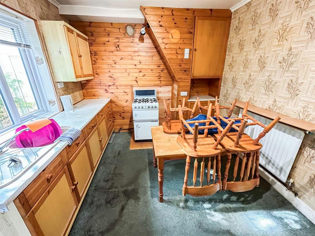 Kitchen/ Breakfast Room